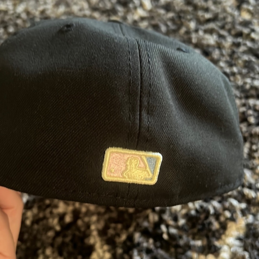 LA fitted hat - Picture 6 of 8
